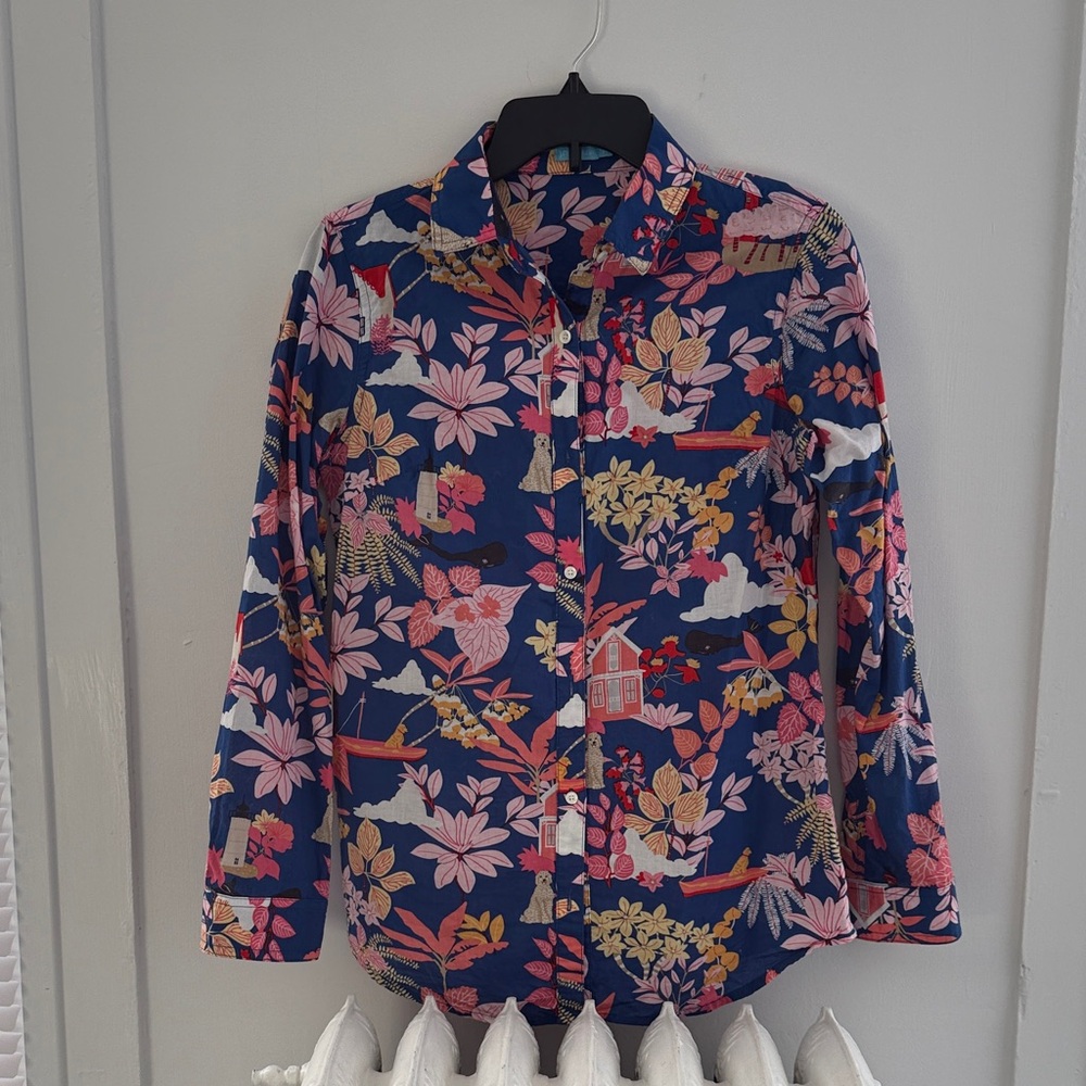 J. McLaughlin Button-Down Shirt. XS  scenes of Cape Cod Summers.